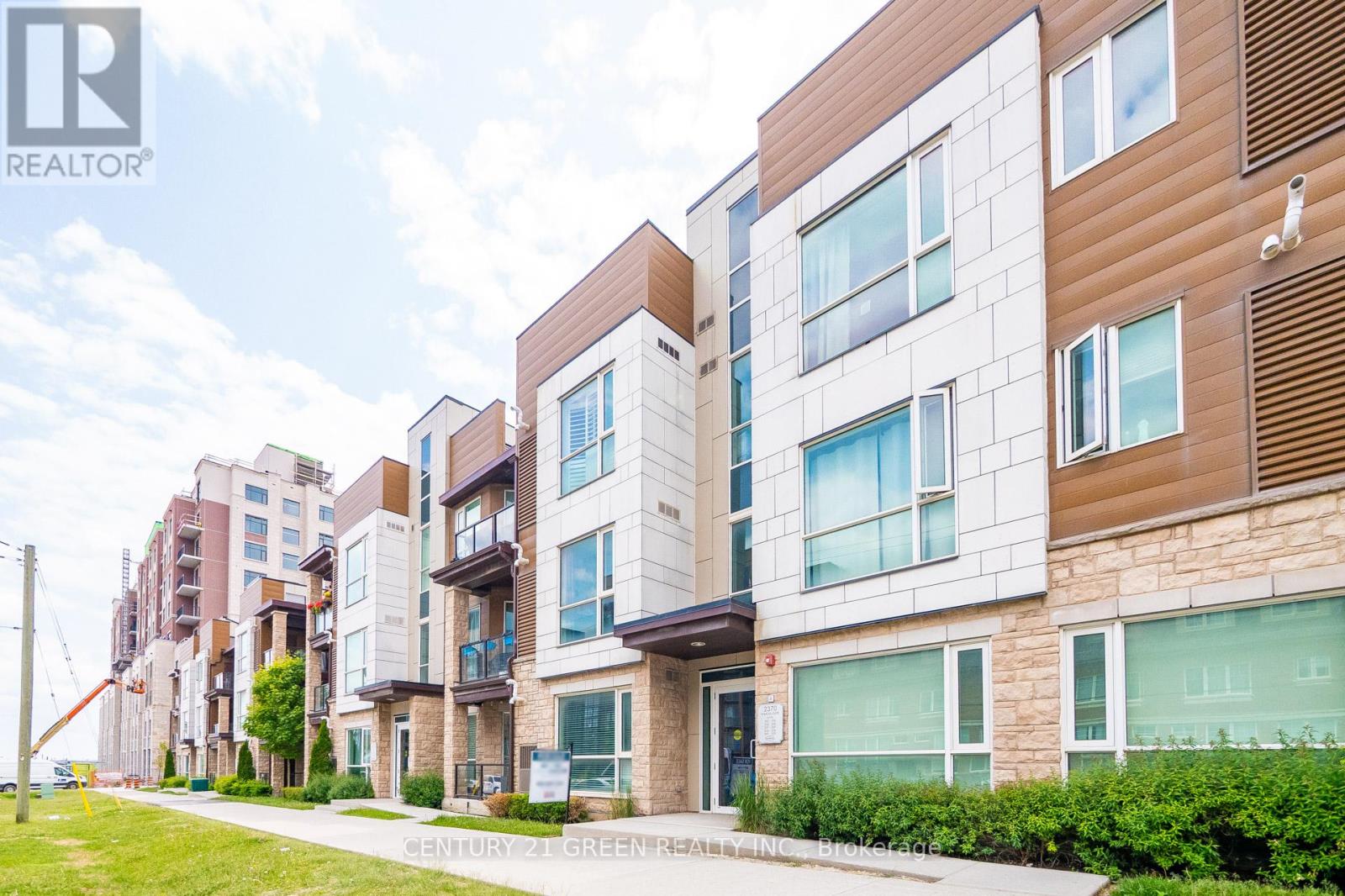 306 - 2370 Khalsa Gate, Oakville, Ontario  L6M 1P5 - Photo 5 - W12983780