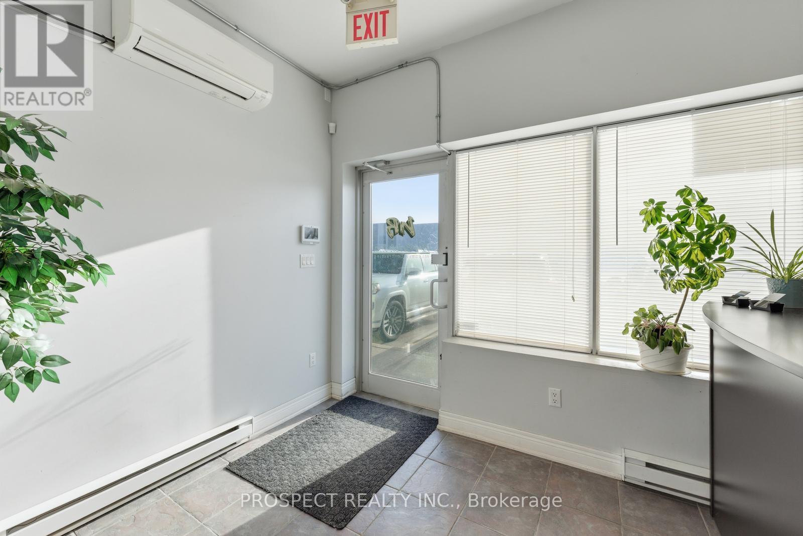 2 - 365 Healey Road, Caledon, Ontario  L7E 5C1 - Photo 3 - W12983810