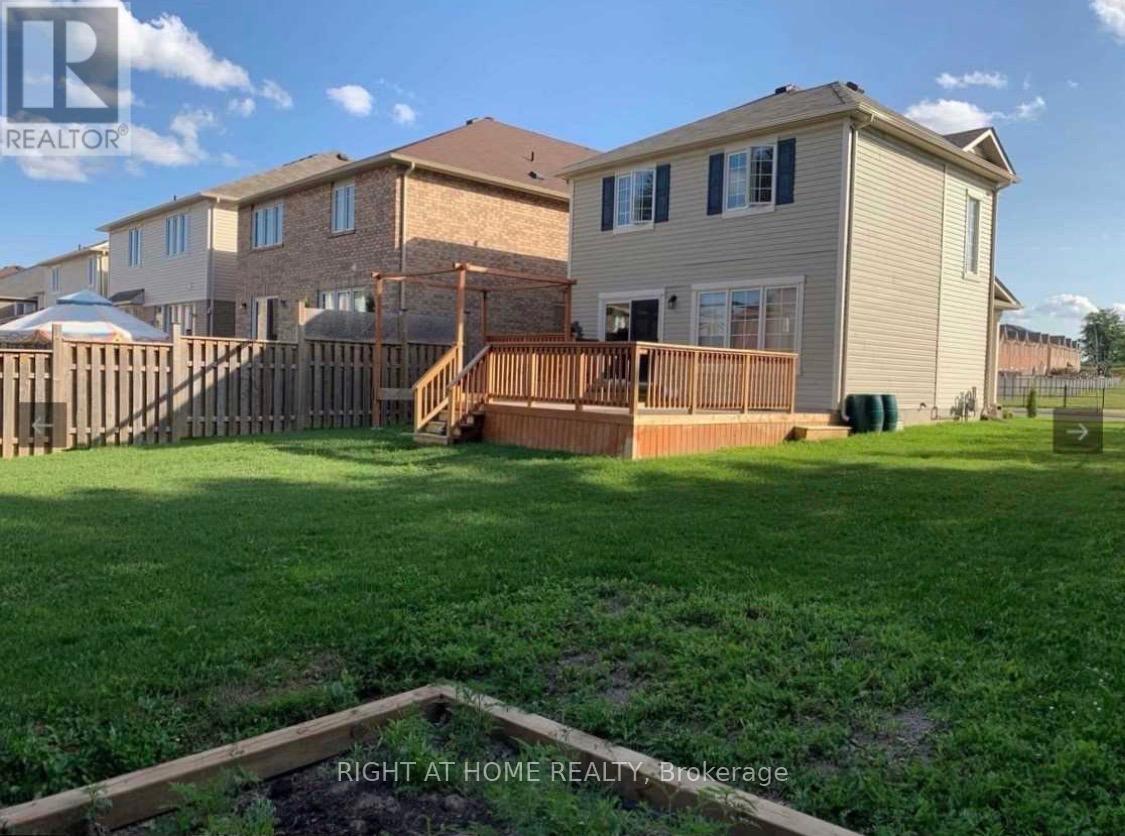 829 Farmstead Drive, Milton, Ontario  L9T 8J6 - Photo 2 - W12983820