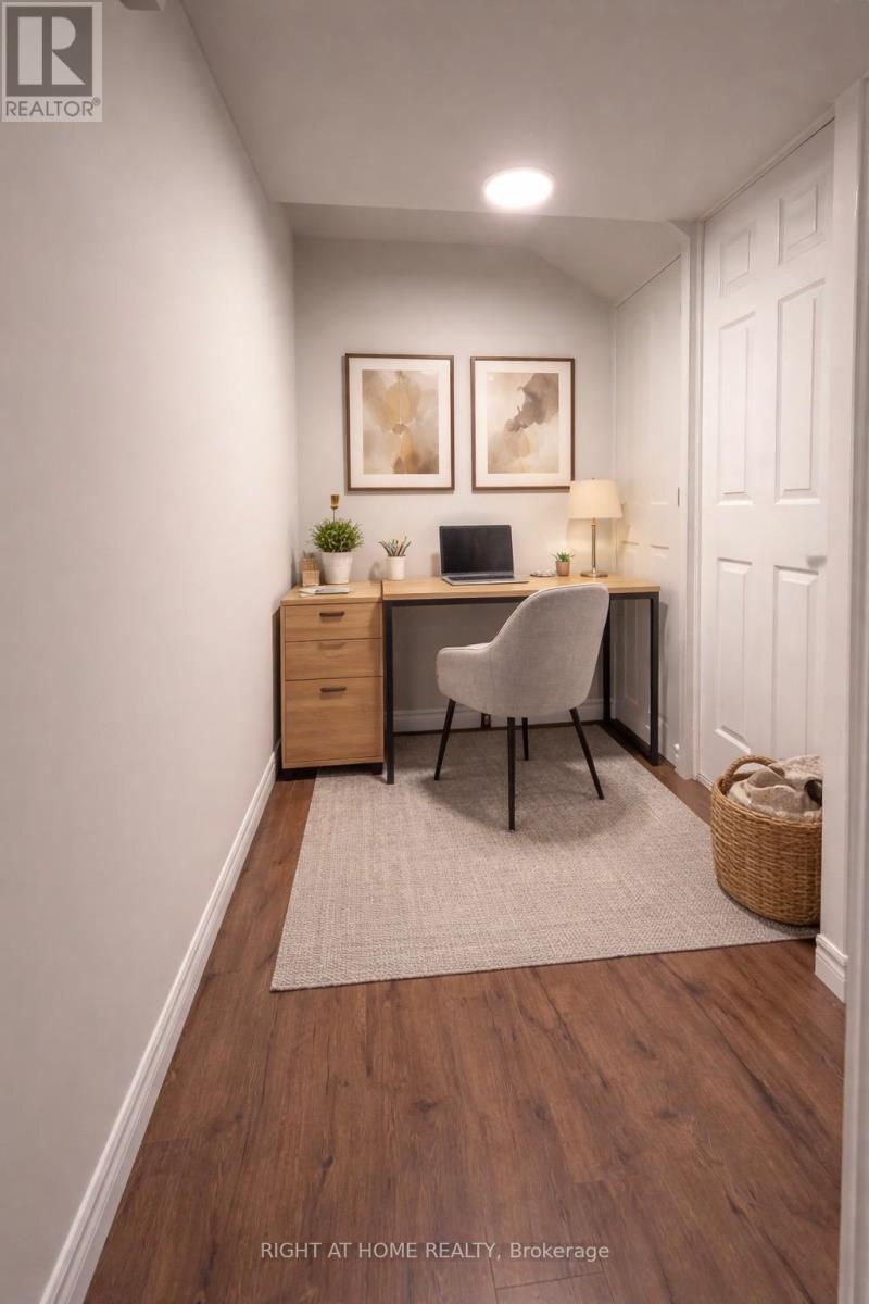 829 Farmstead Drive, Milton, Ontario  L9T 8J6 - Photo 4 - W12983820