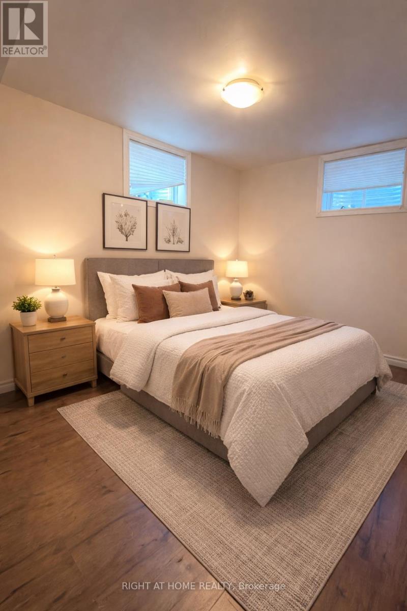 829 Farmstead Drive, Milton, Ontario  L9T 8J6 - Photo 5 - W12983820