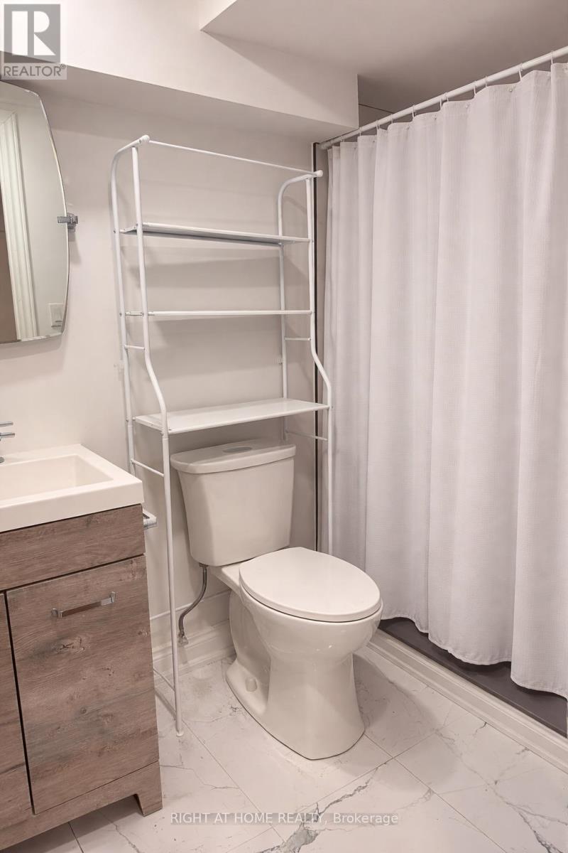 829 Farmstead Drive, Milton, Ontario  L9T 8J6 - Photo 8 - W12983820