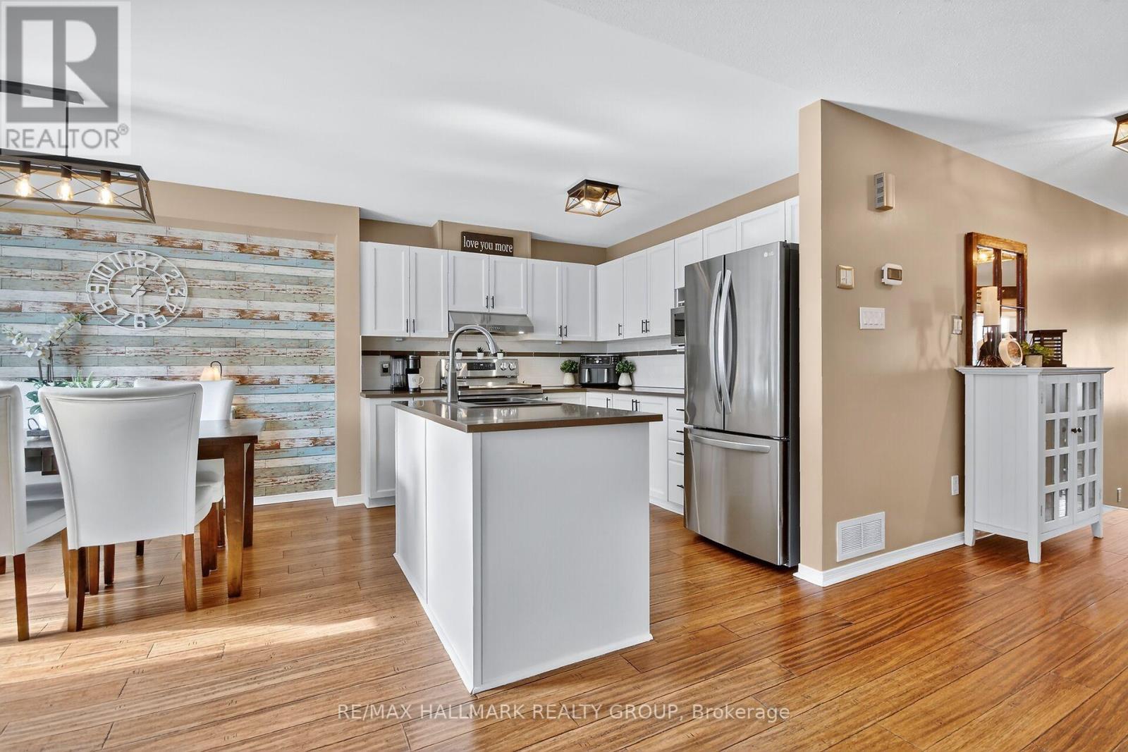 54 Charleston Street, Ottawa, Ontario  K2G 7G1 - Photo 15 - X12977790