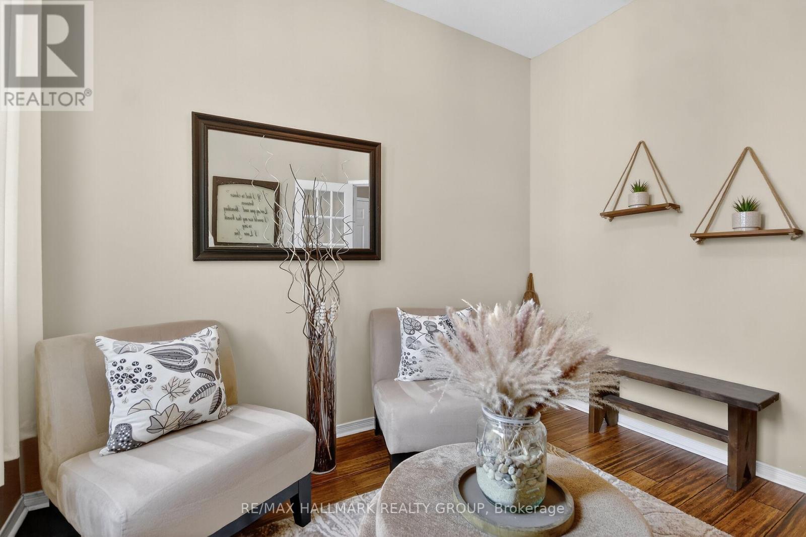 54 Charleston Street, Ottawa, Ontario  K2G 7G1 - Photo 6 - X12977790