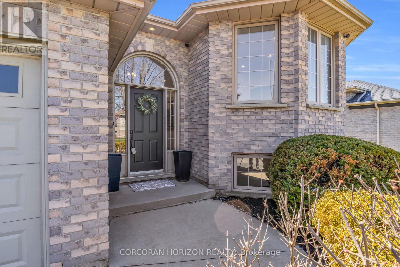 5 Bradbury Crescent, Brant, Ontario  N3L 4E1 - Photo 4 - X12983626