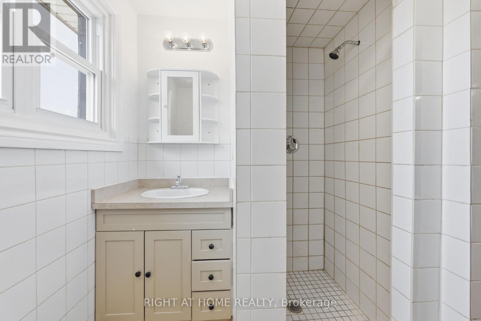 2 - 65 Fairholt Road S, Hamilton, Ontario  L8M 2T5 - Photo 12 - X12983830