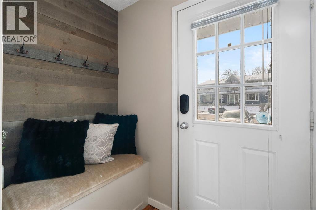 89 Bermuda Lane NW, Calgary, Alberta  T3K 2K1 - Photo 3 - A2299379