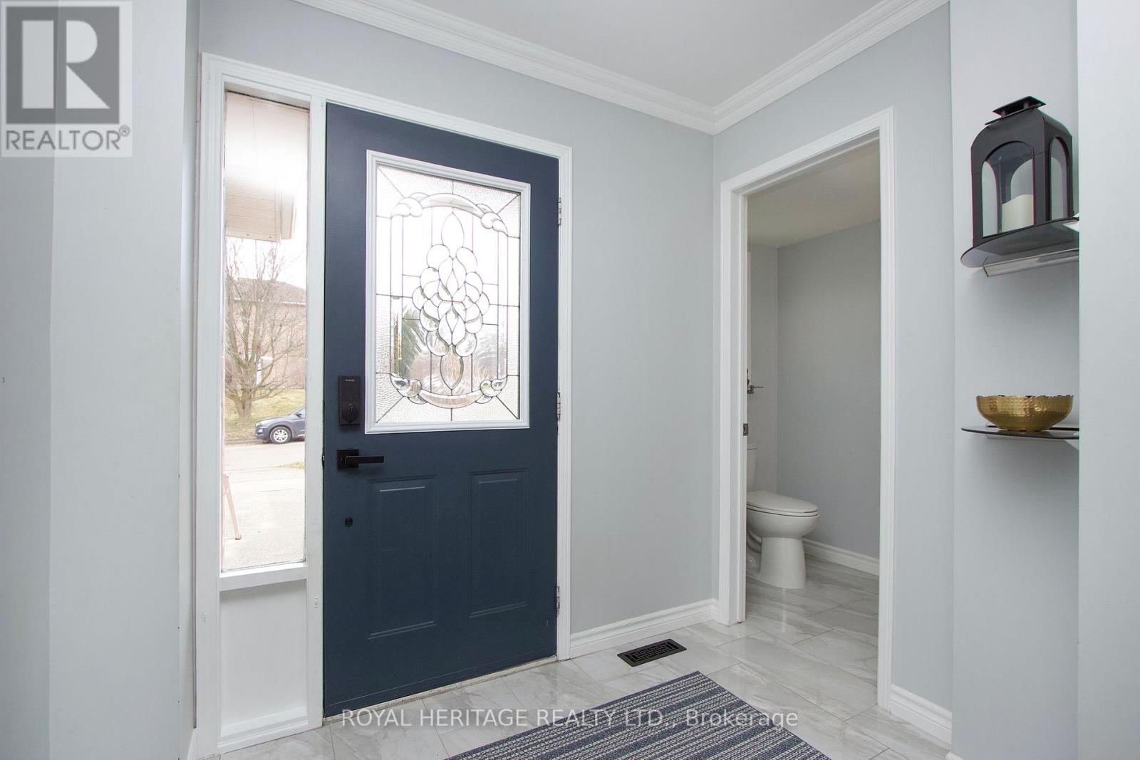 11 Glanville Crescent, Clarington, Ontario  L1C 4L6 - Photo 4 - E12981472