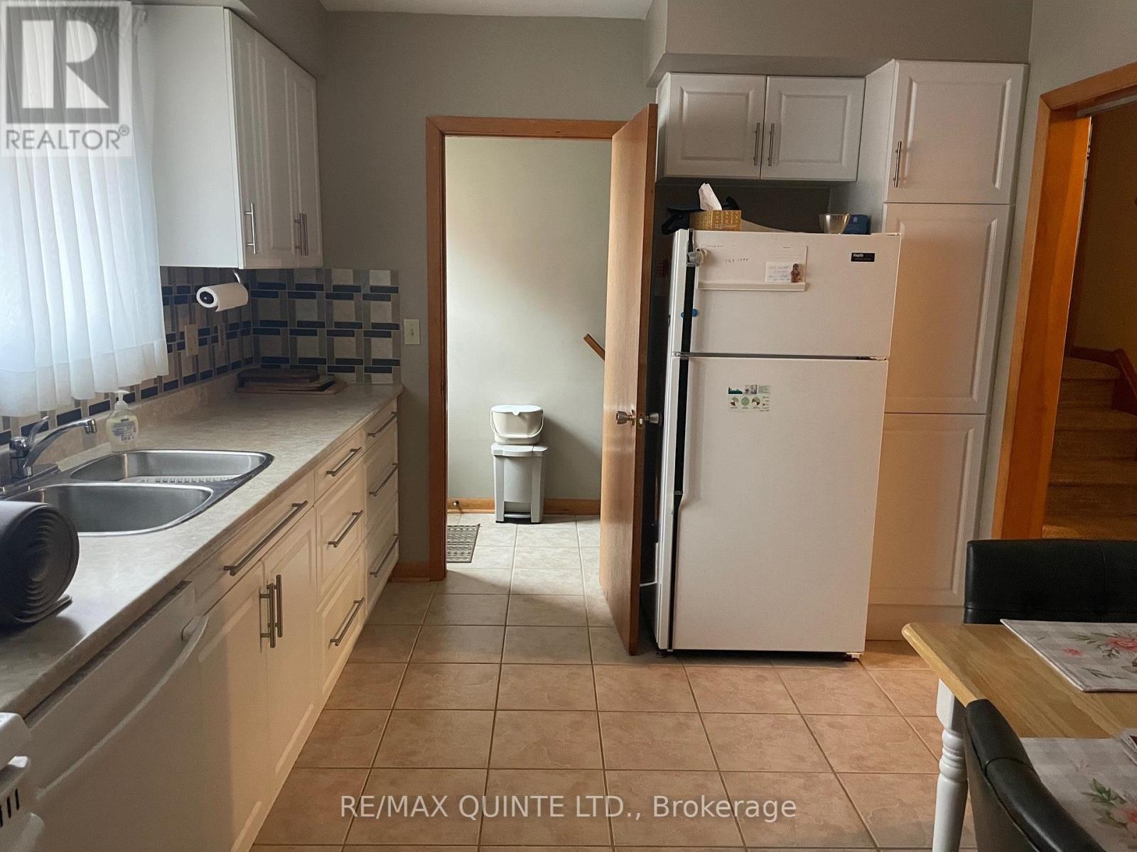 16 Belvedere Road, Quinte West, Ontario  K8V 4A7 - Photo 10 - X12960964