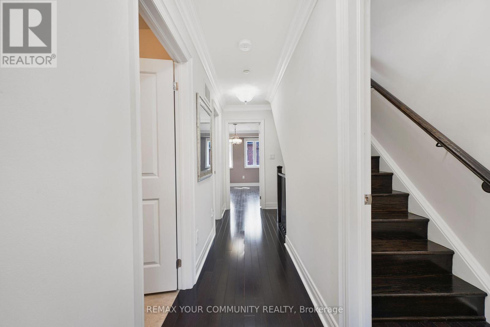 16 Agar Lane, Vaughan, Ontario  L4L 0C5 - Photo 4 - N12981214