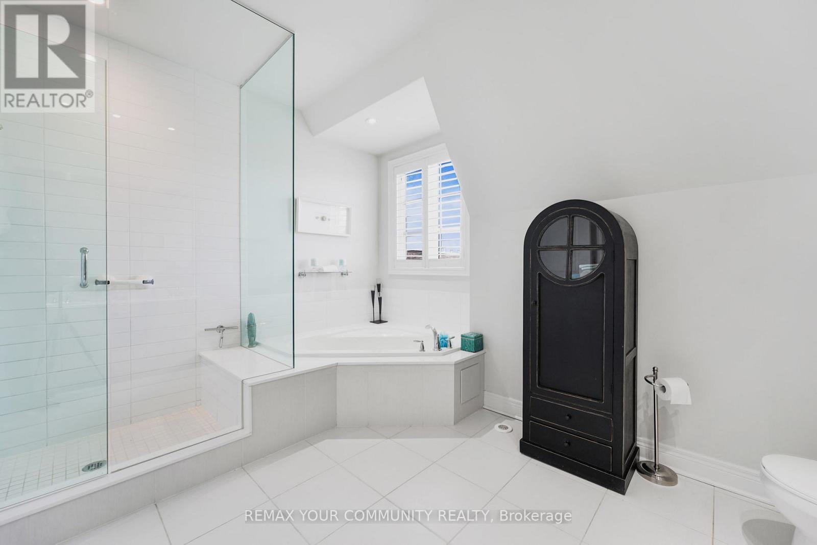 16 Agar Lane, Vaughan, Ontario  L4L 0C5 - Photo 33 - N12981214