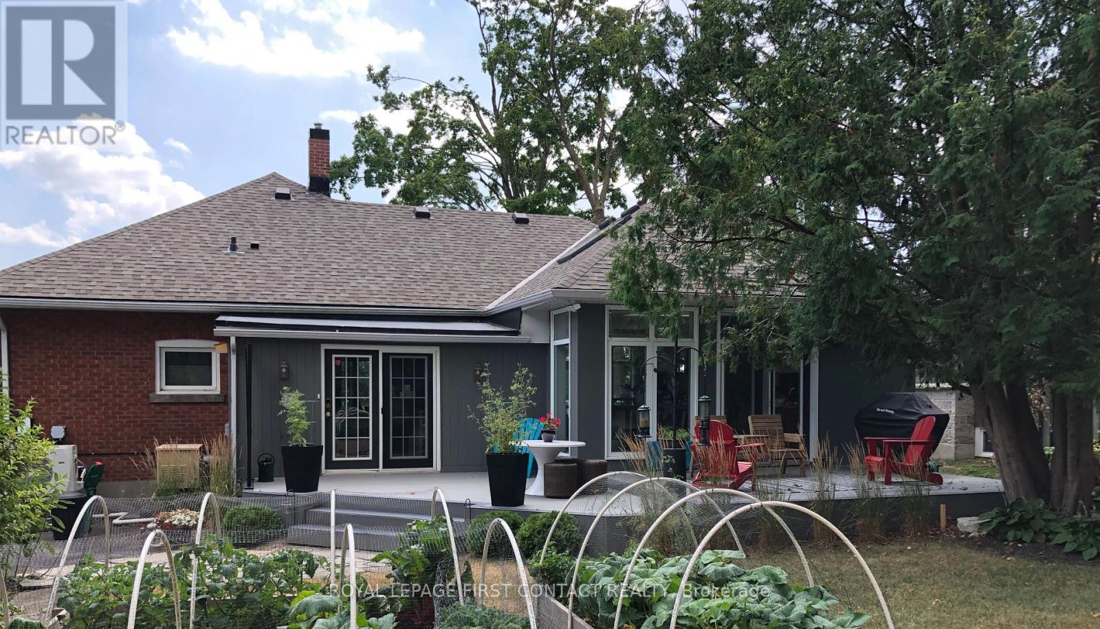 162 Kempenfelt Drive, Barrie, Ontario  L4M 1C2 - Photo 45 - S12977824