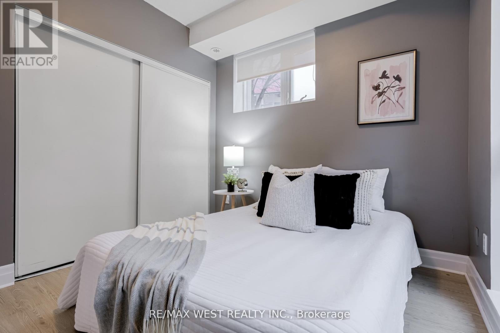 101 - 45 Sousa Mendes Street, Toronto, Ontario  M6P 0A7 - Photo 15 - W12970824