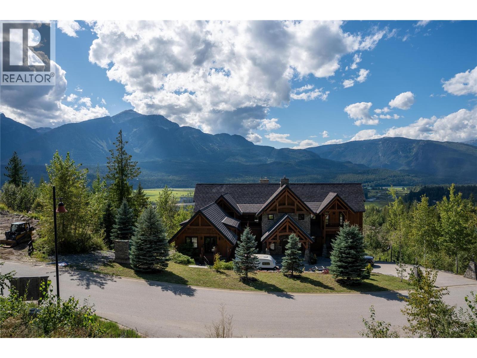 2080 Mackenzie Court Unit# 26, Revelstoke, British Columbia