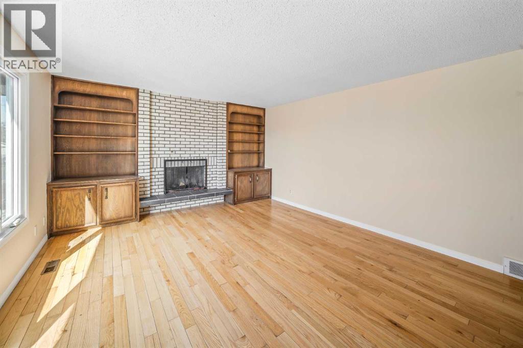 408 Queen Charlotte Drive Se, Calgary, Alberta  T2J 4H3 - Photo 5 - A2296570