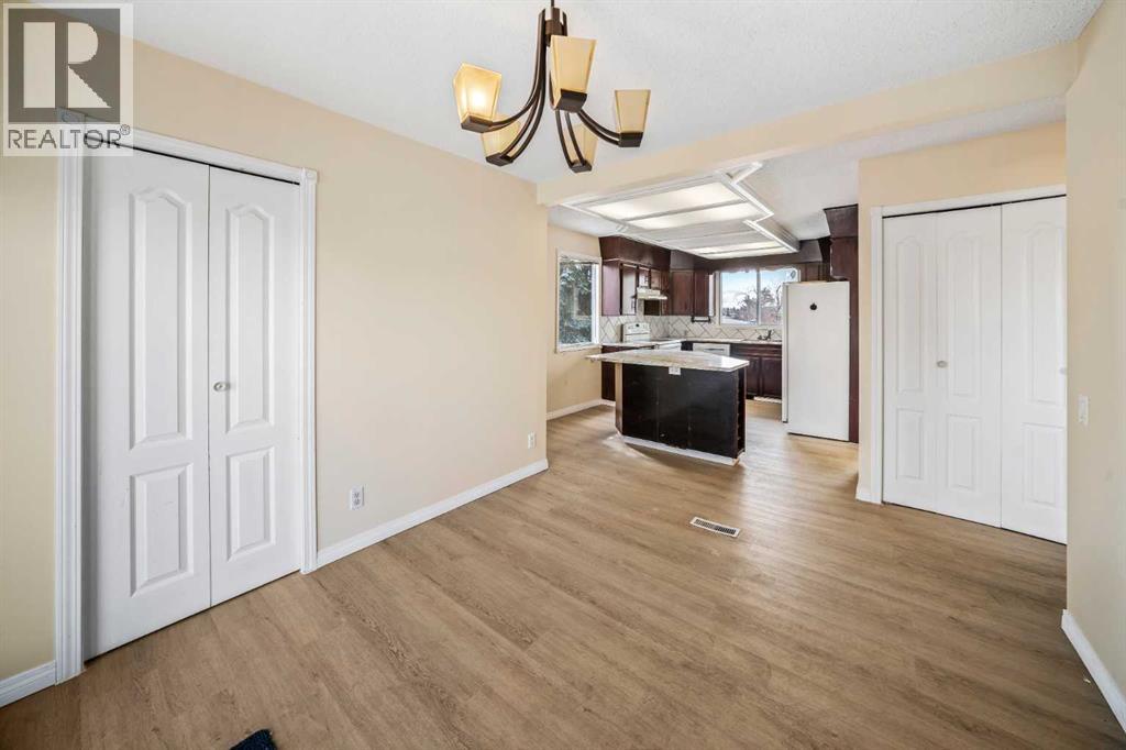 408 Queen Charlotte Drive Se, Calgary, Alberta  T2J 4H3 - Photo 12 - A2296570