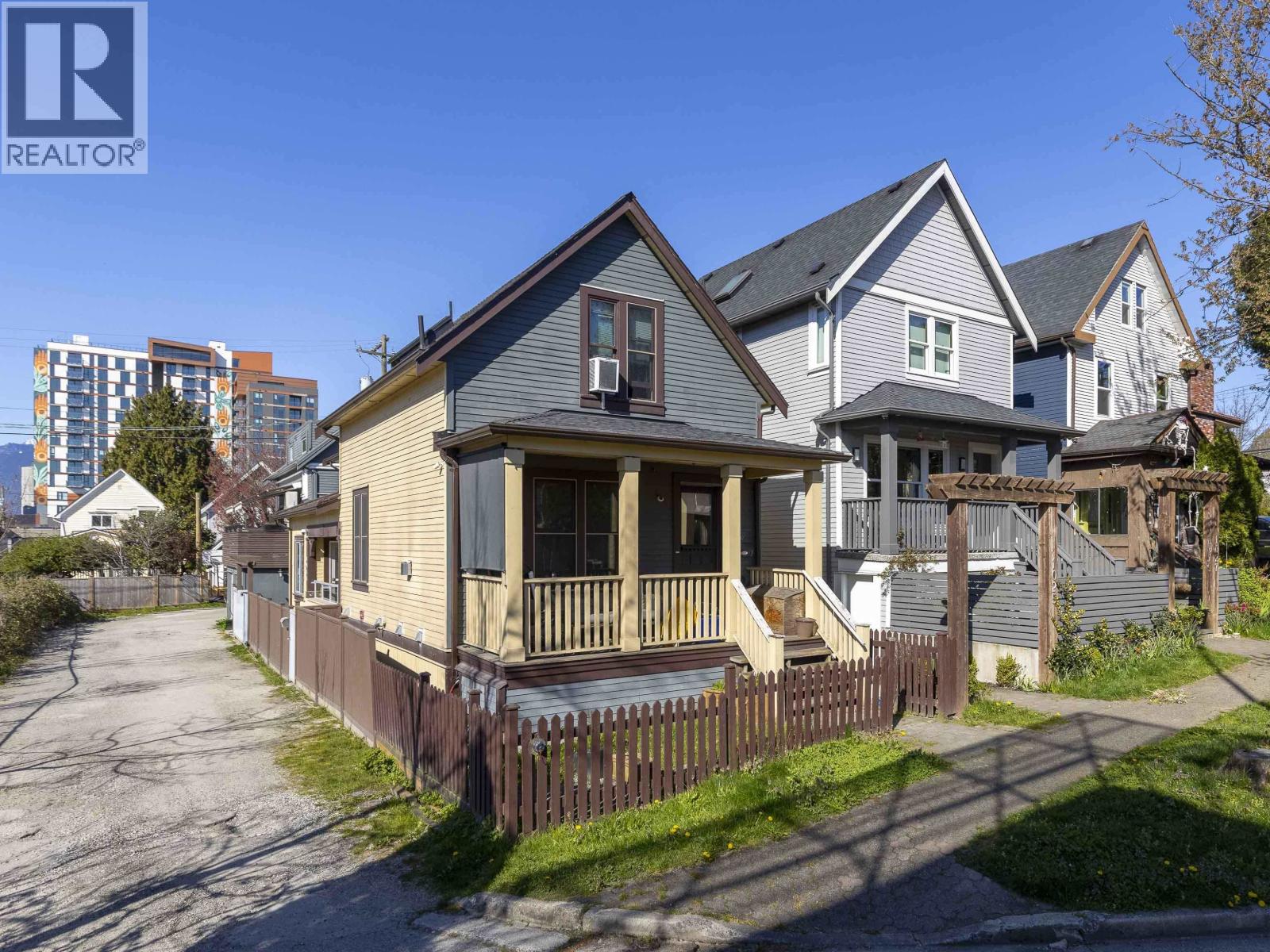 1011 KEEFER STREET, Vancouver, British Columbia