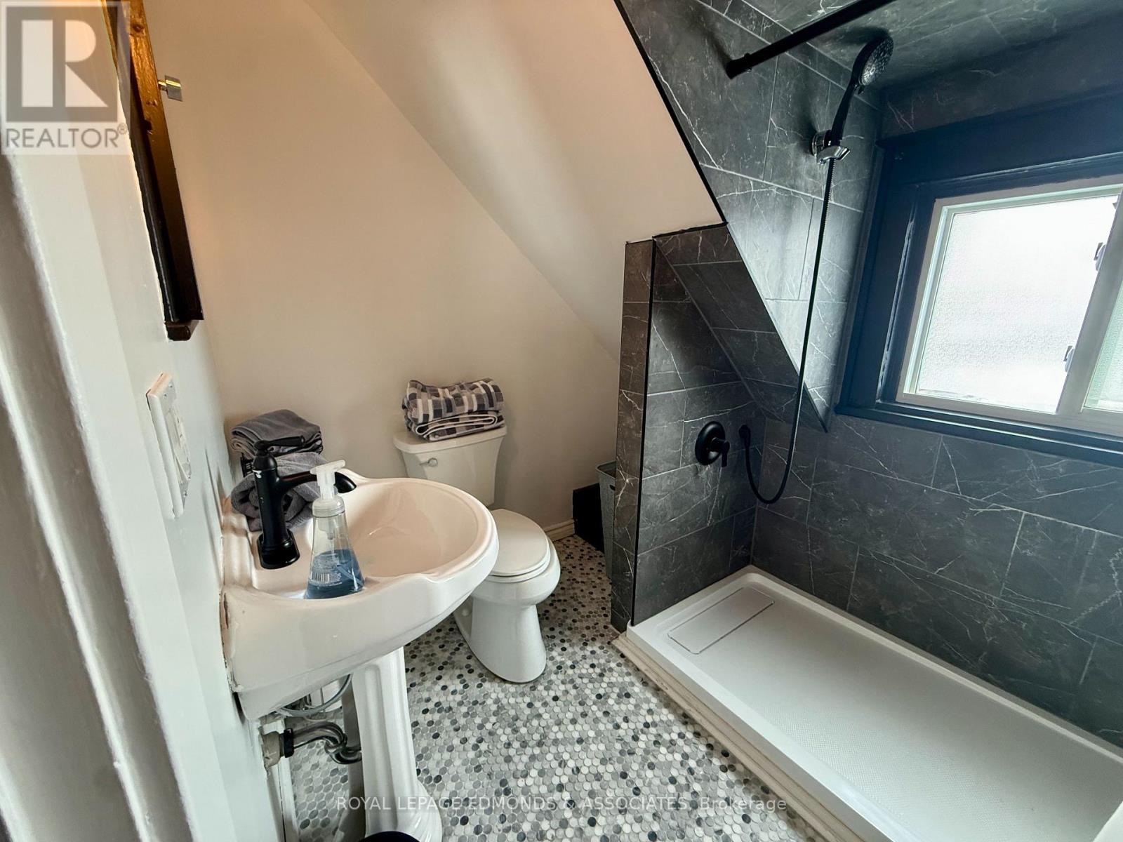 1028 Pembroke Street E, Pembroke, Ontario  K8A 6Z2 - Photo 13 - X12876100