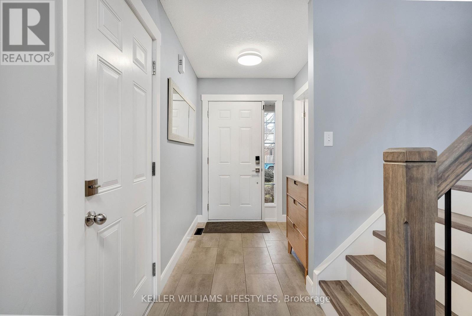 125 Hagerman Crescent, St. Thomas, Ontario  N5R 6L9 - Photo 6 - X12983936