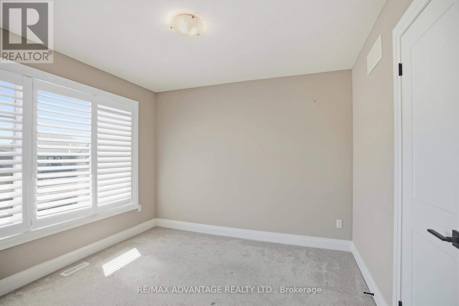 164 - 1061 Eagletrace Drive, London North, Ontario  N6G 0T3 - Photo 26 - X12983938