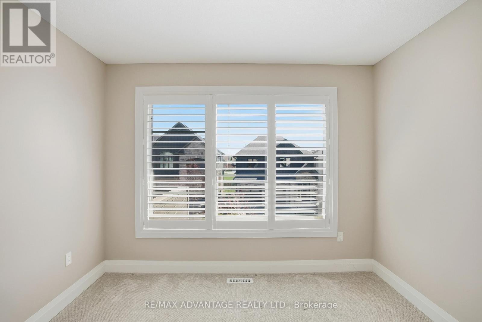 164 - 1061 Eagletrace Drive, London North, Ontario  N6G 0T3 - Photo 28 - X12983938