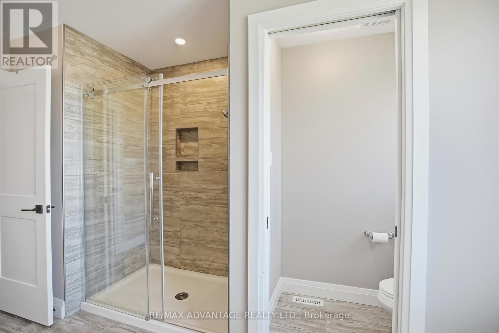 164 - 1061 Eagletrace Drive, London North, Ontario  N6G 0T3 - Photo 36 - X12983938