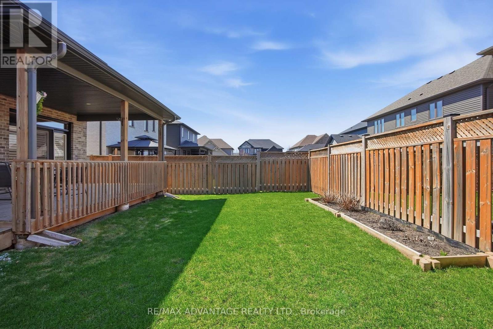 164 - 1061 Eagletrace Drive, London North, Ontario  N6G 0T3 - Photo 47 - X12983938