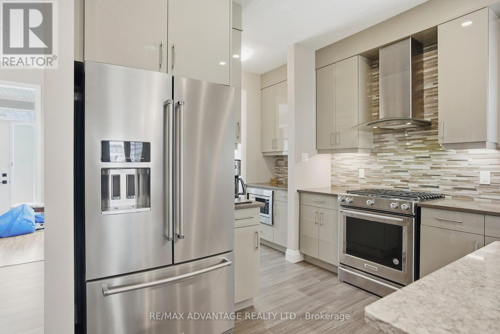 164 - 1061 Eagletrace Drive, London North, Ontario  N6G 0T3 - Photo 5 - X12983938