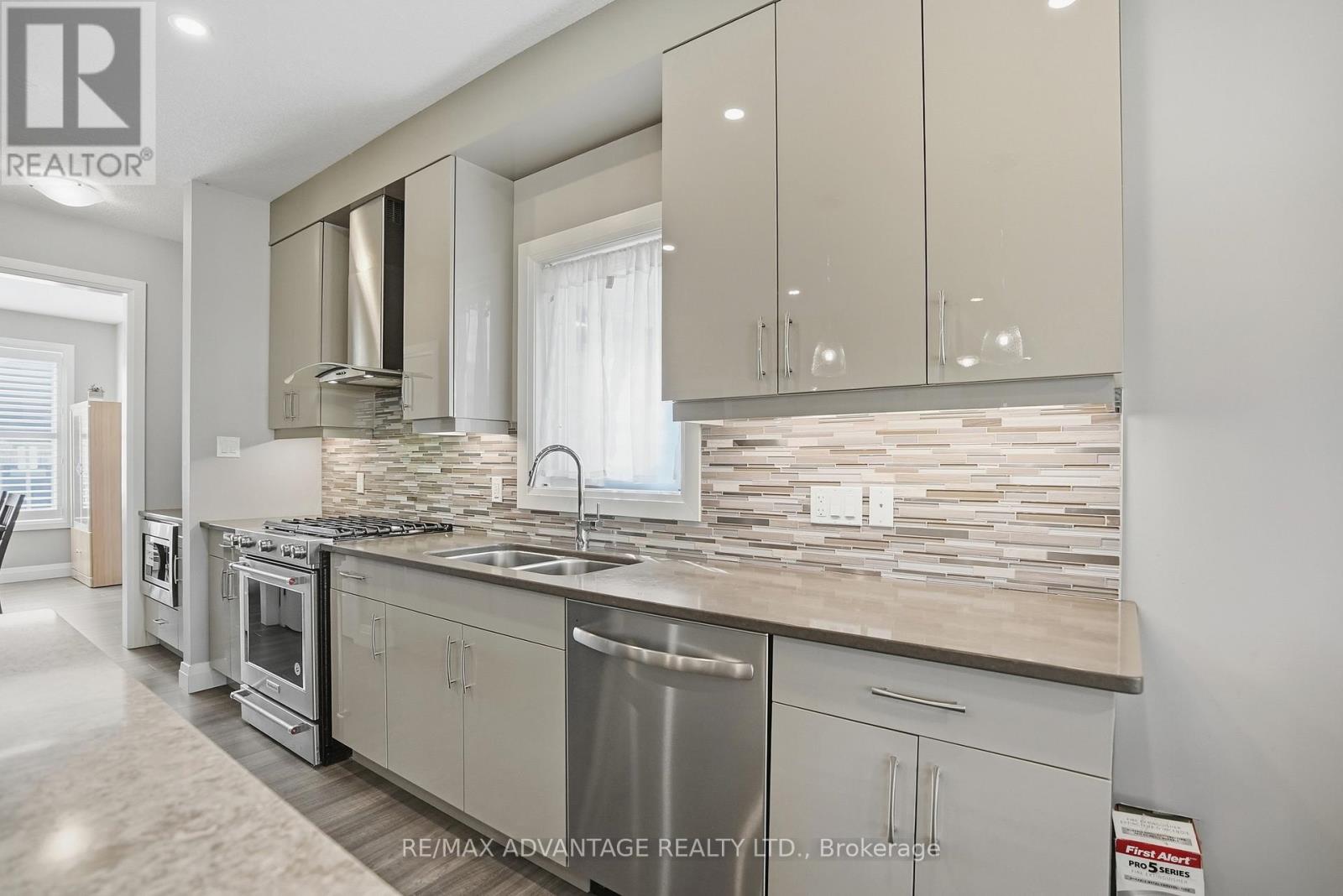 164 - 1061 Eagletrace Drive, London North, Ontario  N6G 0T3 - Photo 7 - X12983938