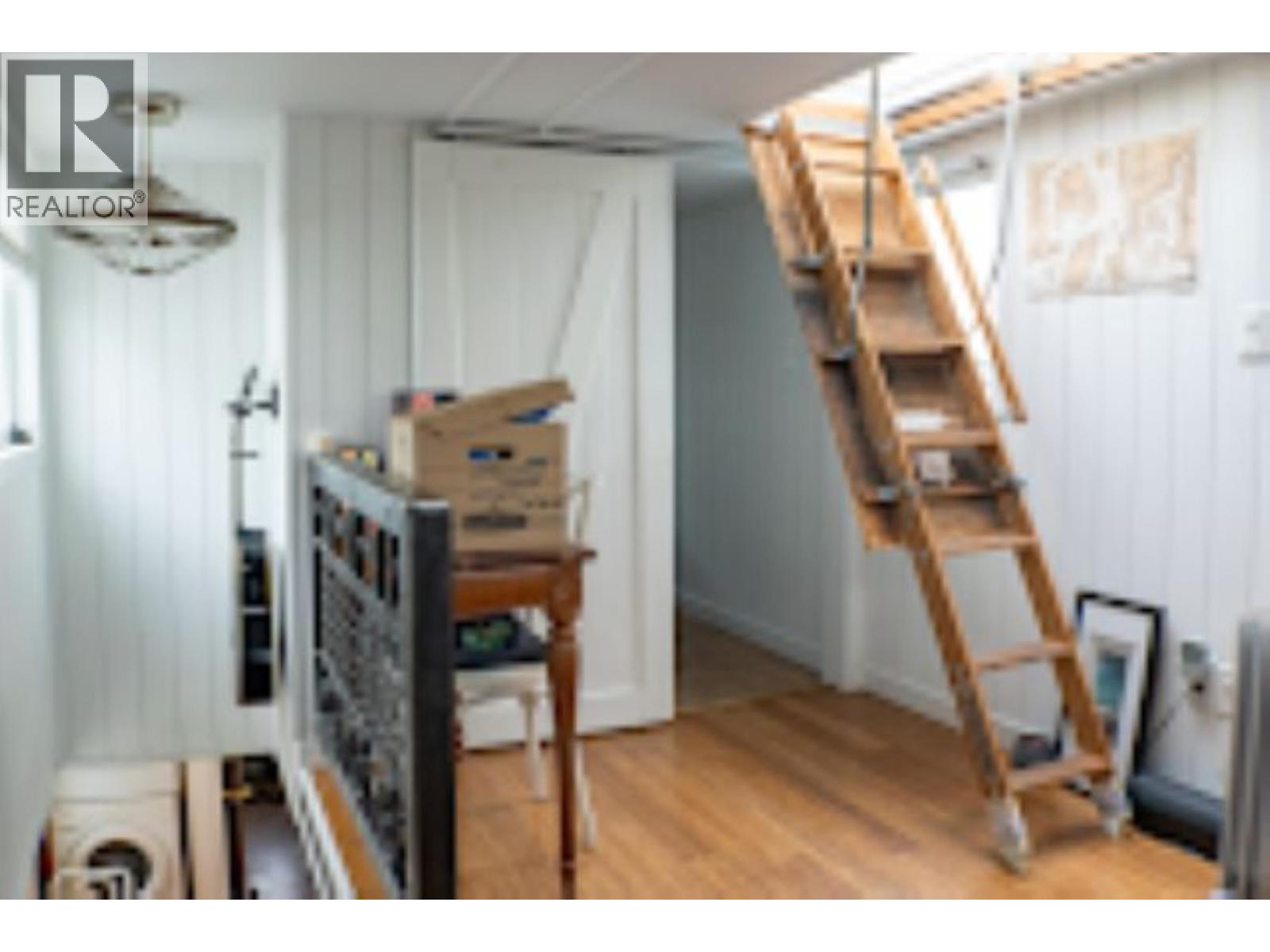 Gnb21-415 W Esplanade Avenue, North Vancouver, British Columbia  V7M 1A4 - Photo 6 - R3109786