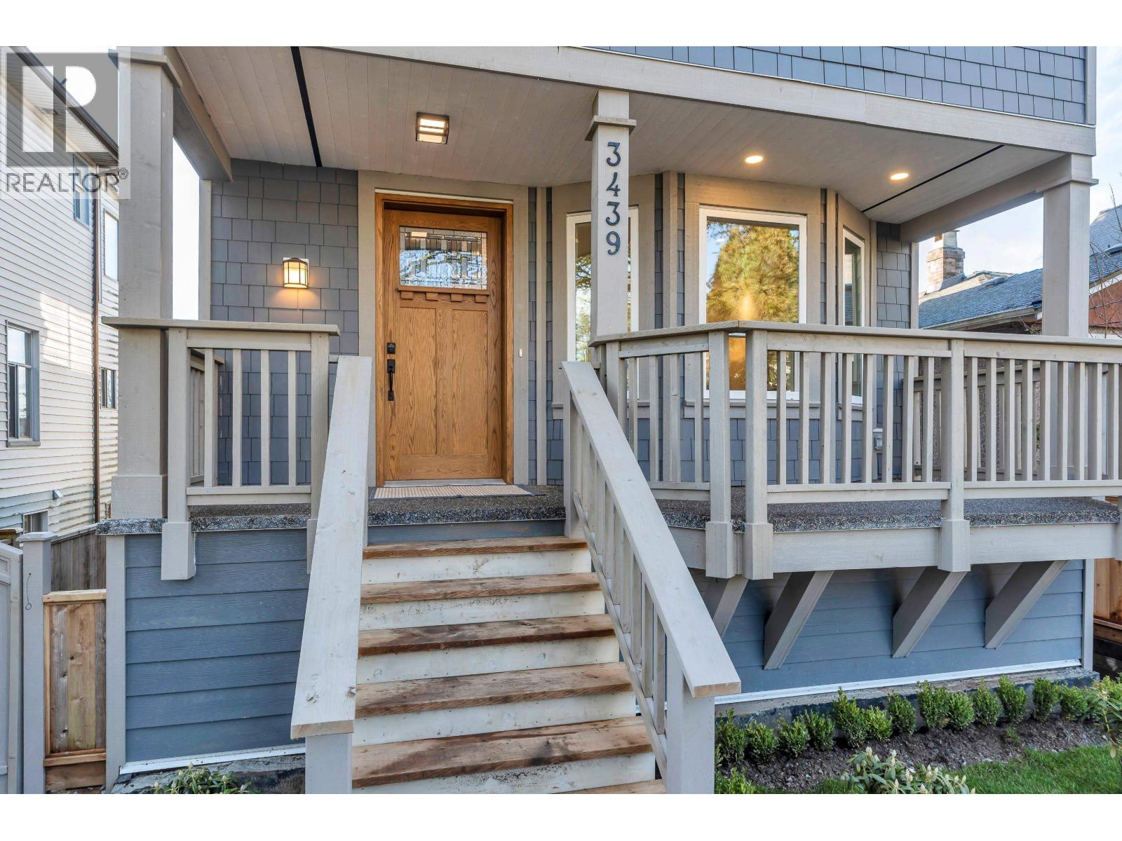 3439 Fleming Street, Vancouver, British Columbia  V5N 3V7 - Photo 2 - R3109798