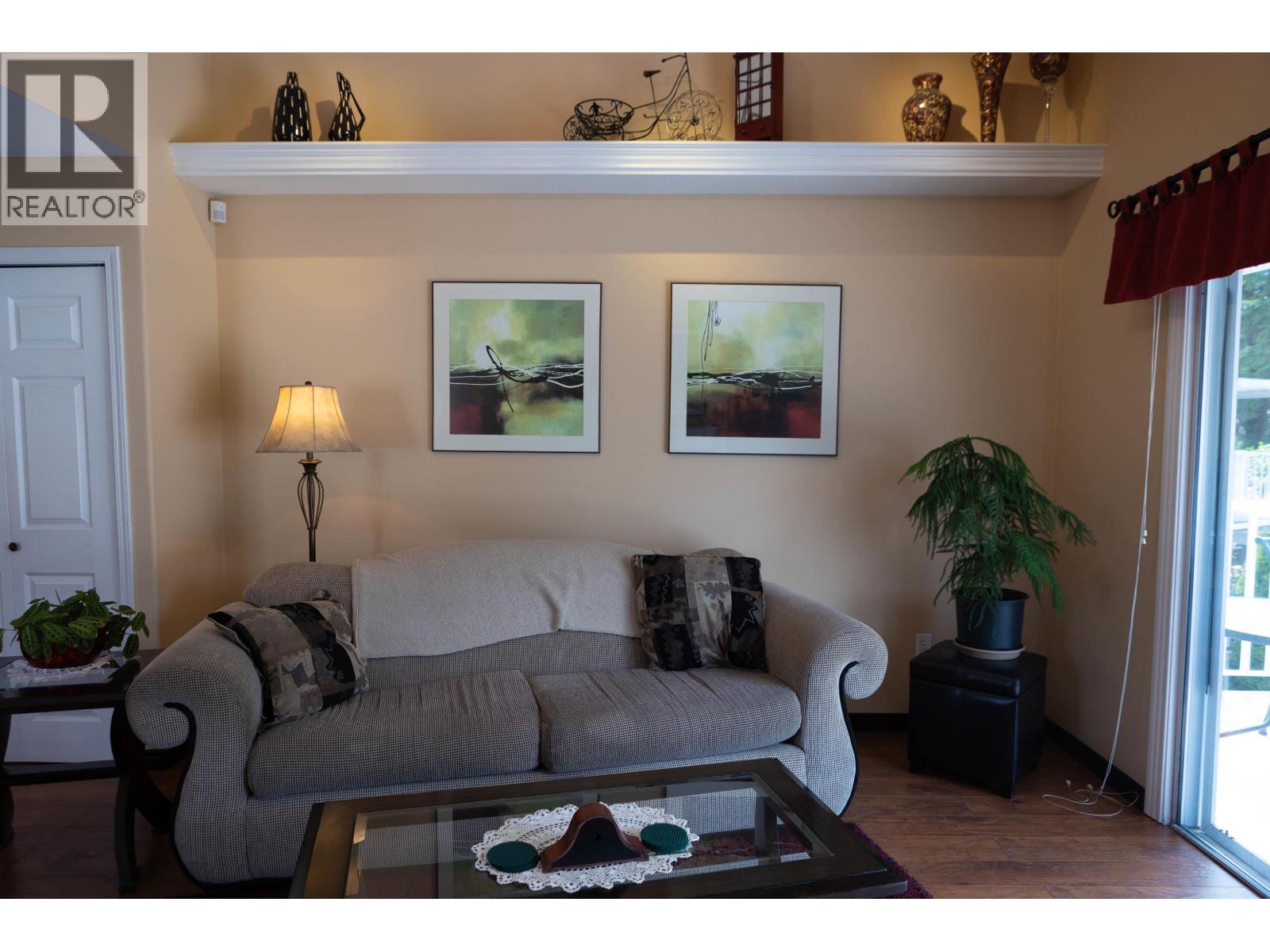 888 Herrmann Street, Coquitlam, British Columbia  V3C 6E7 - Photo 6 - R3109799