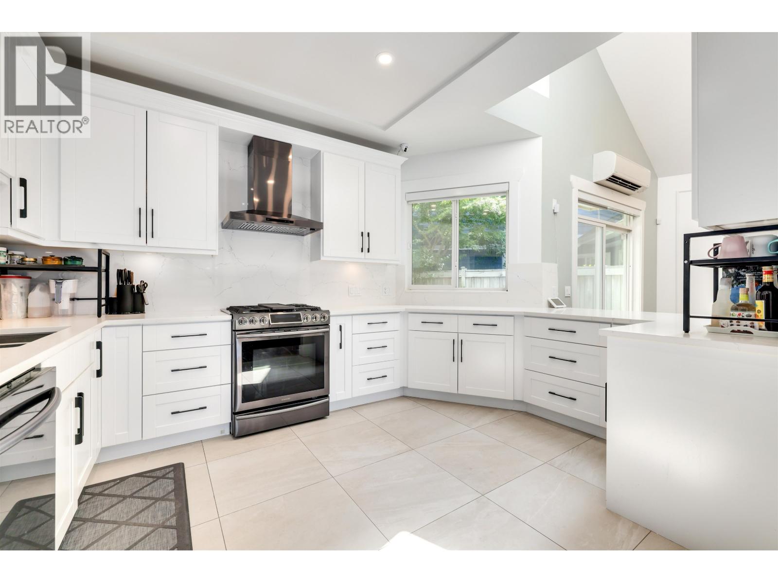 6982 Barnard Drive, Richmond, British Columbia  V7C 5T5 - Photo 12 - R3109814