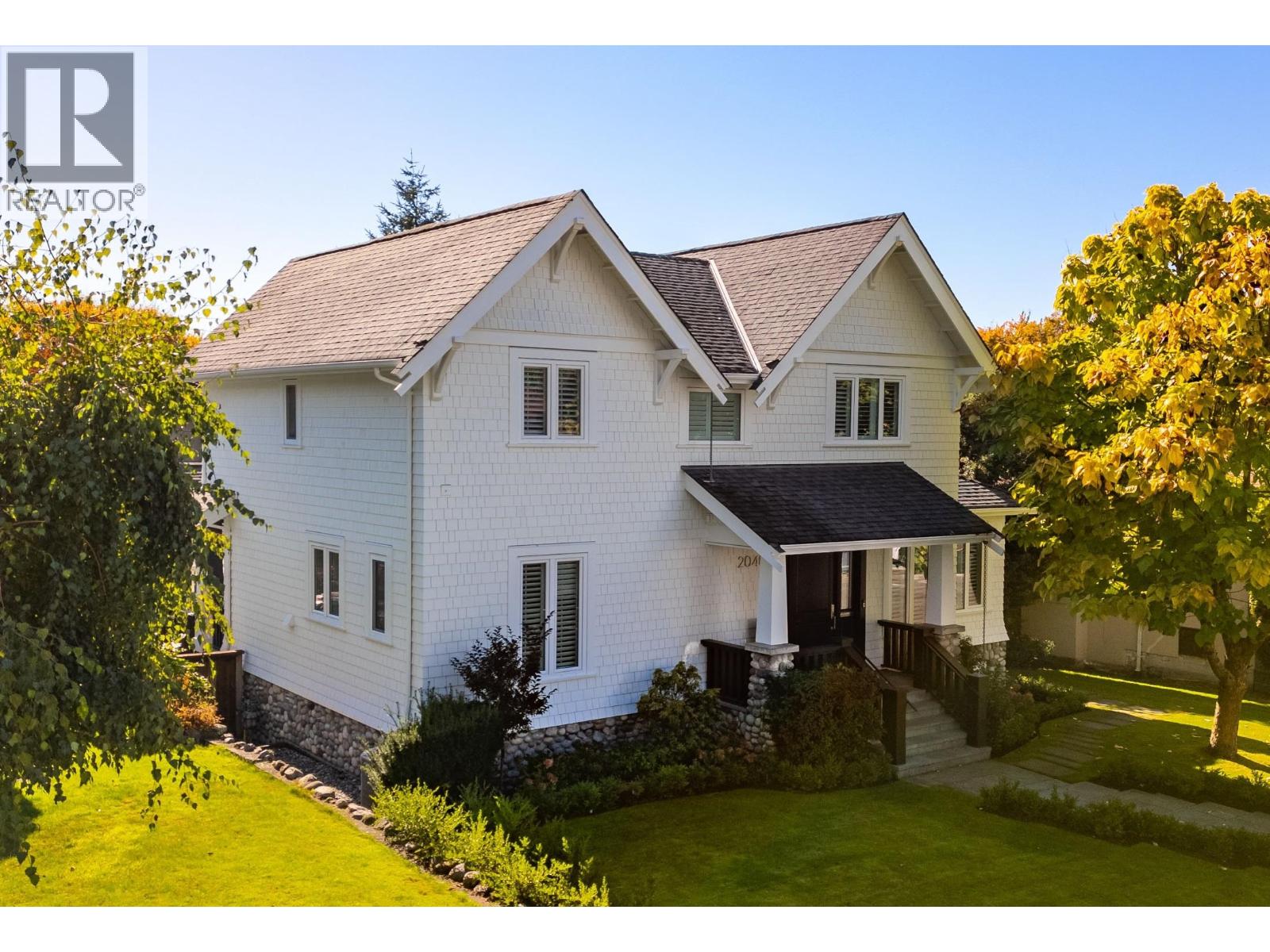 2040 W 58th Avenue, Vancouver, British Columbia  V6P 1X4 - Photo 1 - R3109818