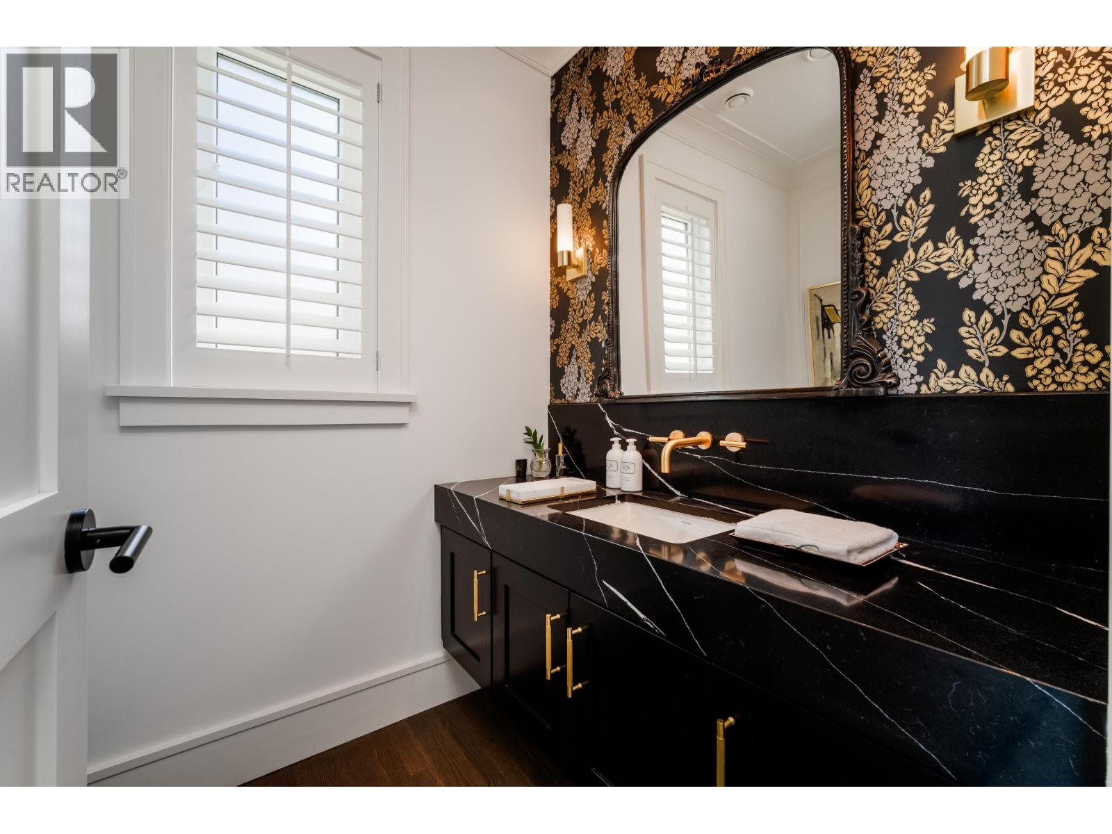 2040 W 58th Avenue, Vancouver, British Columbia  V6P 1X4 - Photo 11 - R3109818