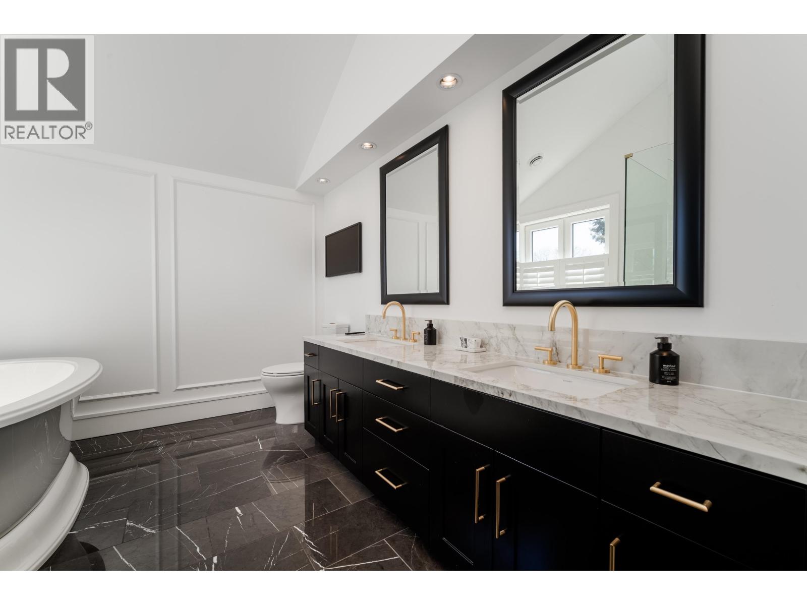 2040 W 58th Avenue, Vancouver, British Columbia  V6P 1X4 - Photo 19 - R3109818