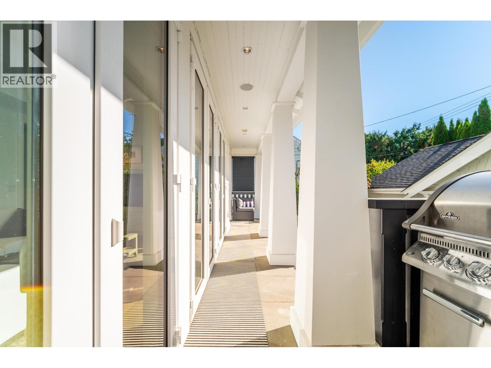 2040 W 58th Avenue, Vancouver, British Columbia  V6P 1X4 - Photo 36 - R3109818