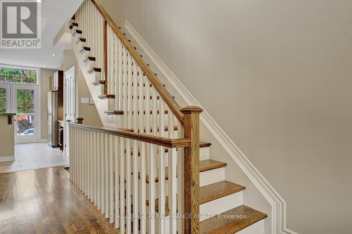 318 Iona Street, Ottawa, Ontario  K1Z 7B9 - Photo 11 - X12983874