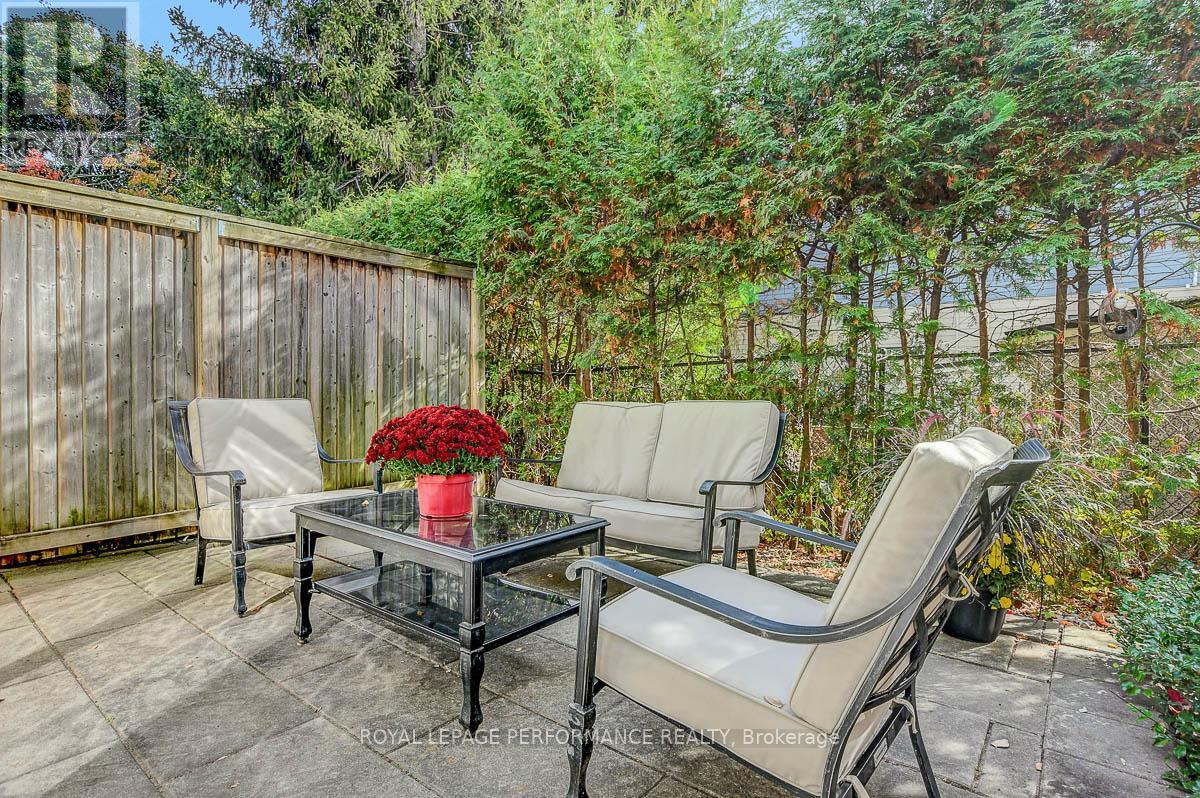 318 Iona Street, Ottawa, Ontario  K1Z 7B9 - Photo 26 - X12983874