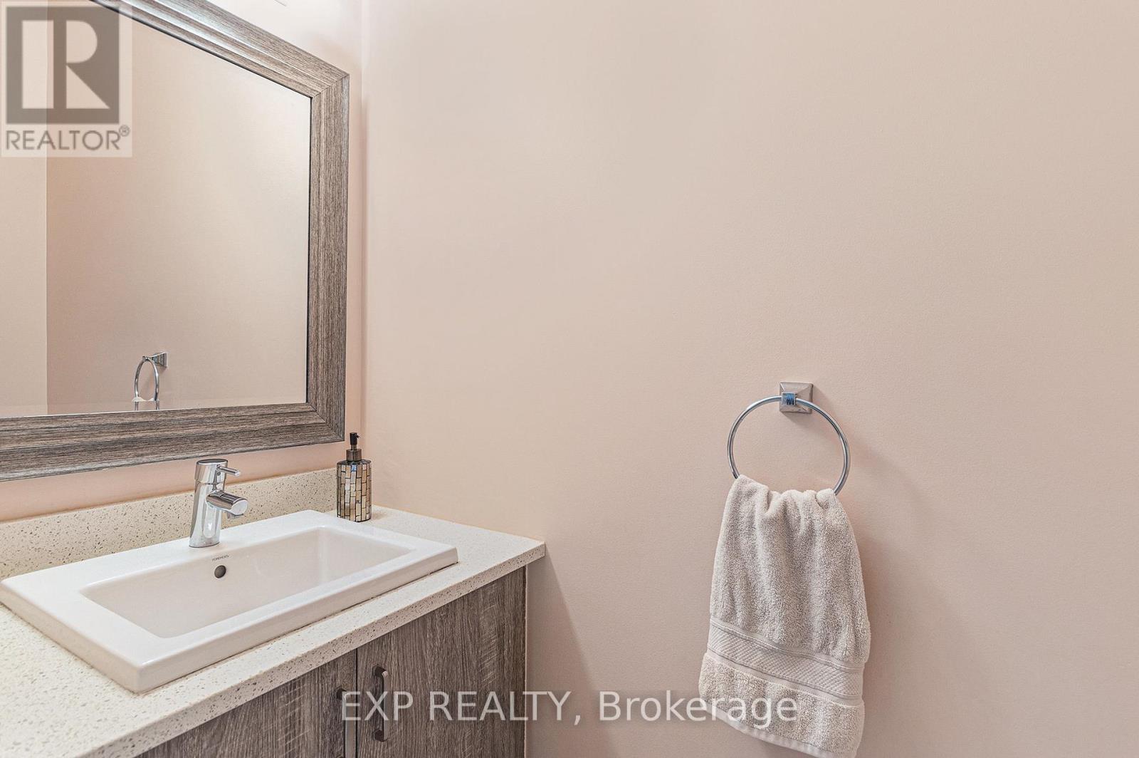 383 Memorial Grove, Ottawa, Ontario  K1X 0C7 - Photo 18 - X12983896