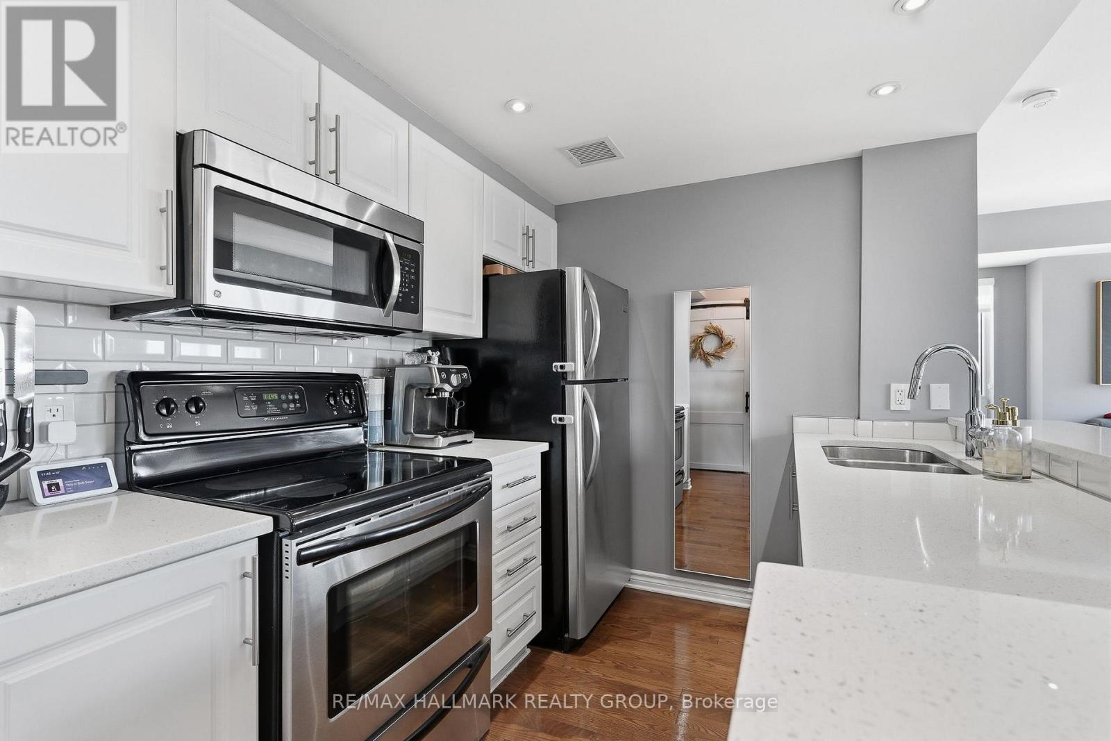 809 - 200 Rideau Street, Ottawa, Ontario  K1N 5Y1 - Photo 11 - X12983908
