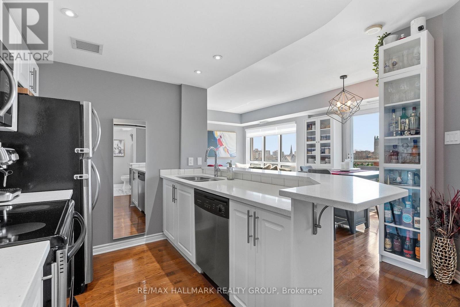 809 - 200 Rideau Street, Ottawa, Ontario  K1N 5Y1 - Photo 12 - X12983908