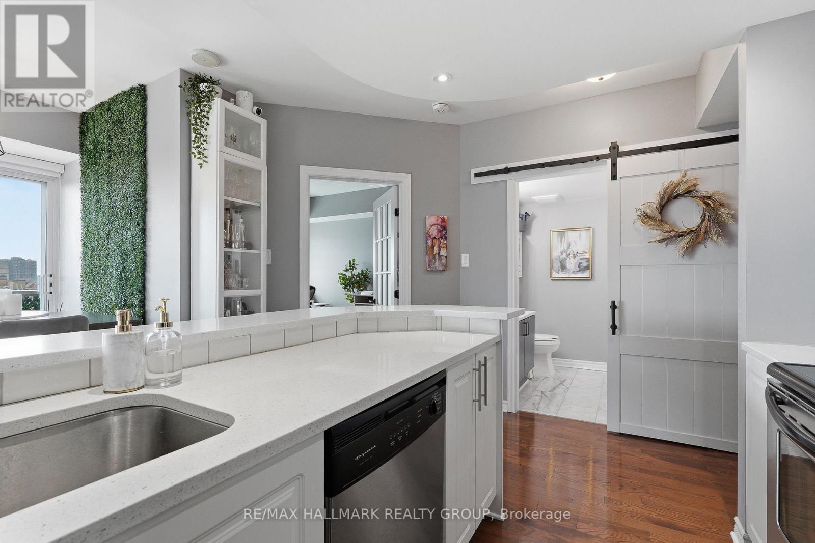 809 - 200 Rideau Street, Ottawa, Ontario  K1N 5Y1 - Photo 14 - X12983908