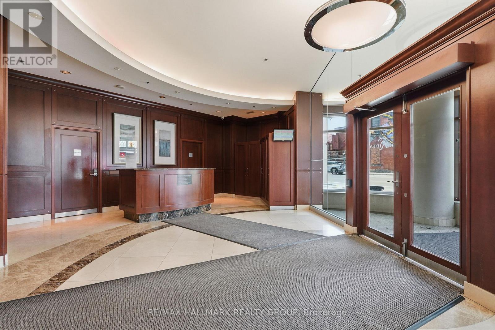 809 - 200 Rideau Street, Ottawa, Ontario  K1N 5Y1 - Photo 2 - X12983908