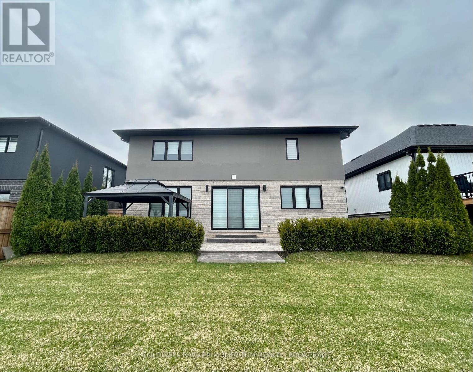 2864 Arrowsmith Court, Fort Erie, Ontario  L0S 1S0 - Photo 3 - X12983898