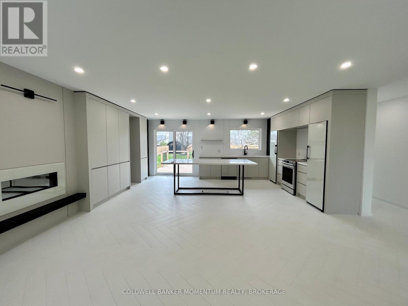 413 Queenston Road, Niagara-On-The-Lake, Ontario  L0S 1J0 - Photo 12 - X12983902