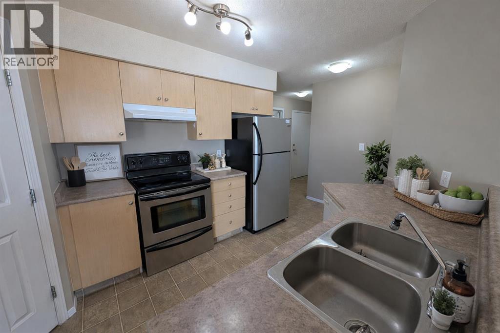 418, 1616 Saamis Drive NW, Medicine Hat, Alberta T1C 4X2 - Photo 9 - A2300099