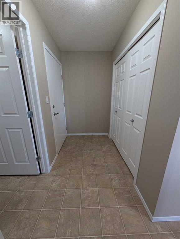 418, 1616 Saamis Drive NW, Medicine Hat, Alberta T1C 4X2 - Photo 3 - A2300099