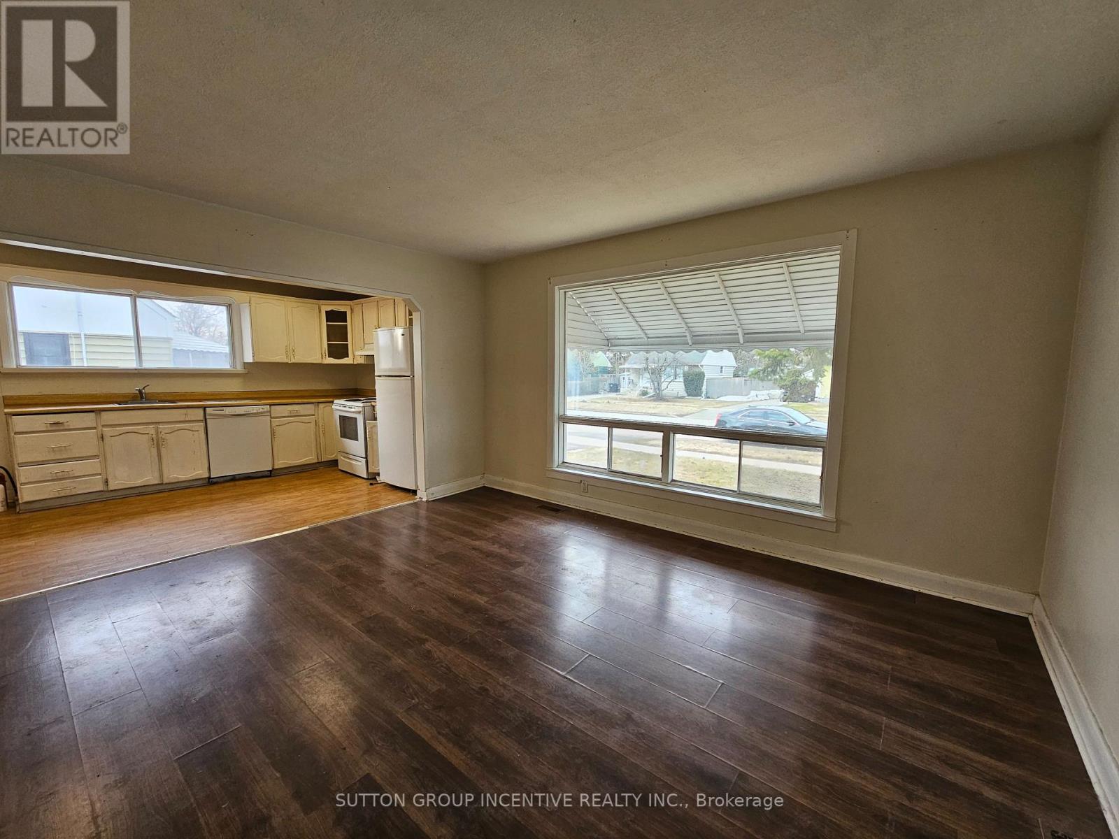 15 Newton Street, Barrie, Ontario  L4M 3N2 - Photo 7 - S12981478