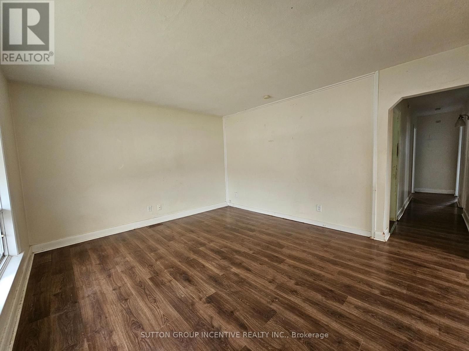 15 Newton Street, Barrie, Ontario  L4M 3N2 - Photo 6 - S12981478